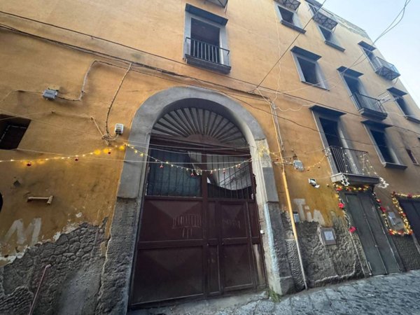 appartamento in vendita a Napoli in zona Stella