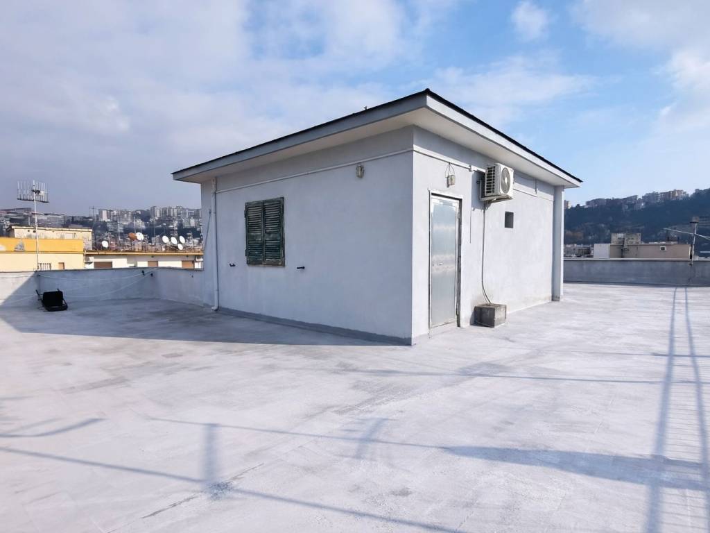 appartamento in vendita a Napoli in zona Fuorigrotta