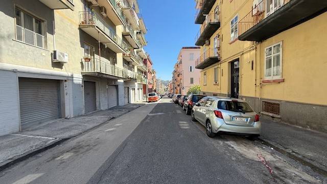 appartamento in vendita a Napoli in zona Bagnoli
