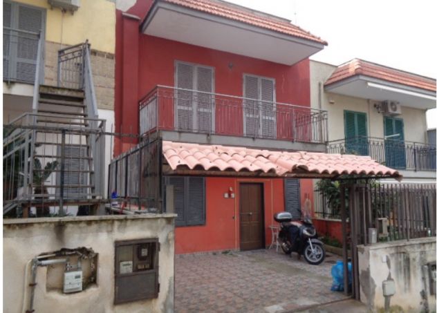casa indipendente in vendita a Napoli in zona Pianura
