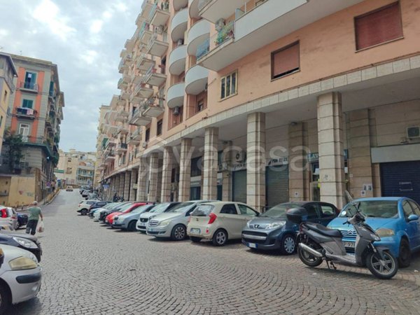 negozio in vendita a Napoli in zona Arenella