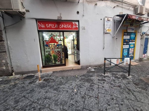 negozio in vendita a Napoli in zona Arenella