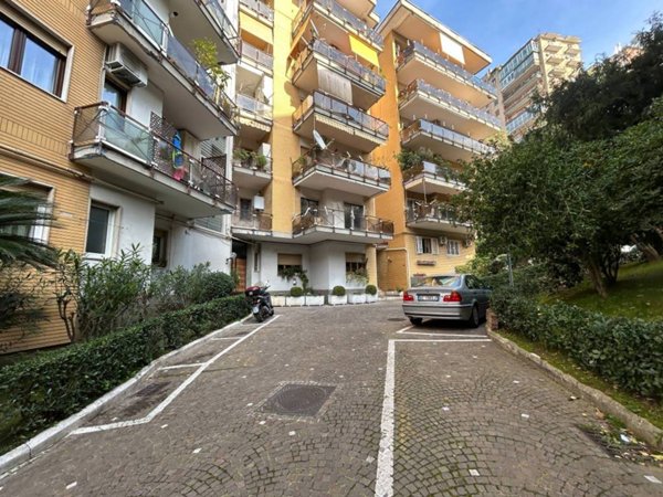 appartamento in vendita a Napoli in zona Arenella