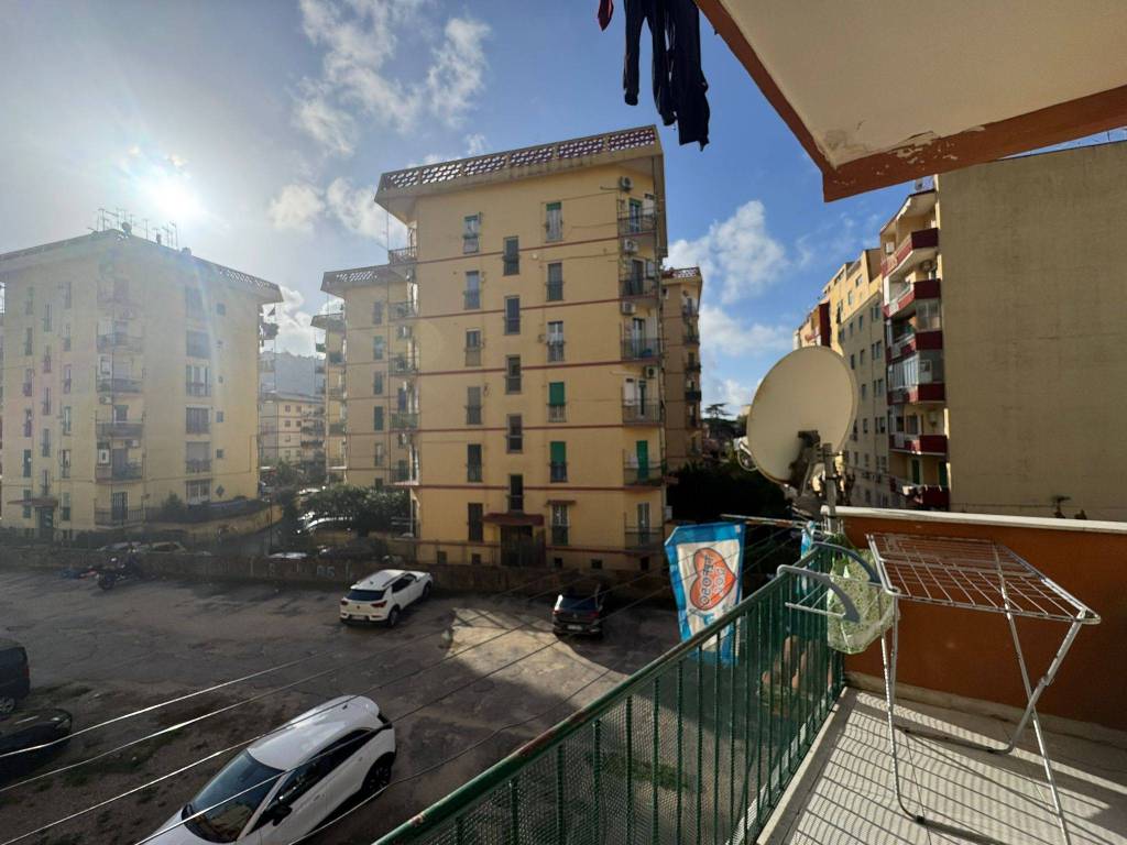 appartamento in vendita a Napoli in zona Fuorigrotta