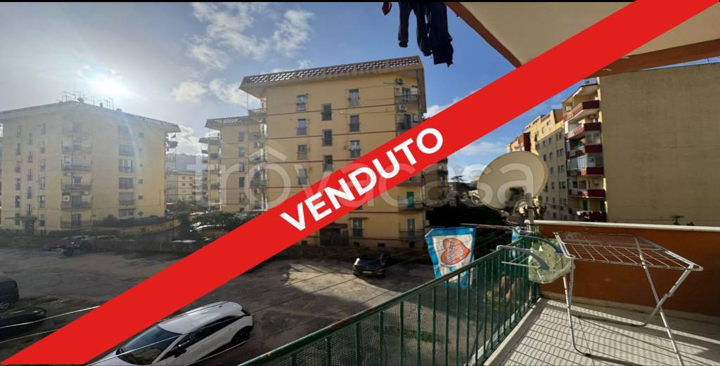 appartamento in vendita a Napoli in zona Fuorigrotta