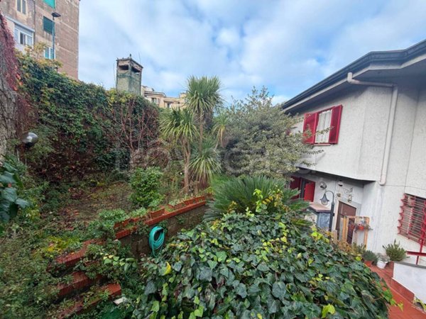 casa indipendente in vendita a Napoli in zona Camaldoli
