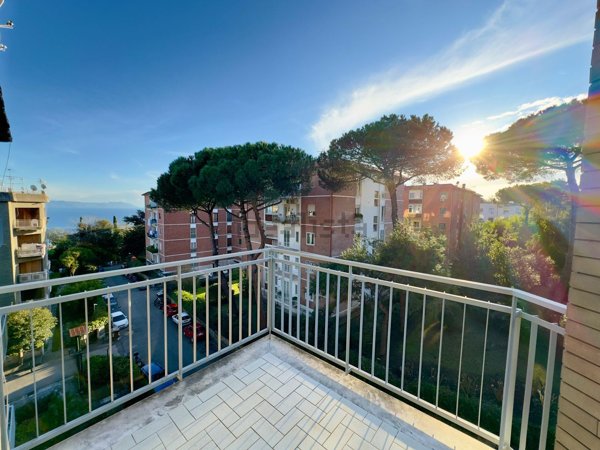 appartamento in vendita a Napoli in zona Posillipo