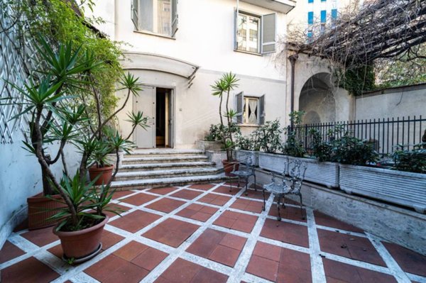 casa indipendente in vendita a Napoli in zona Arenella