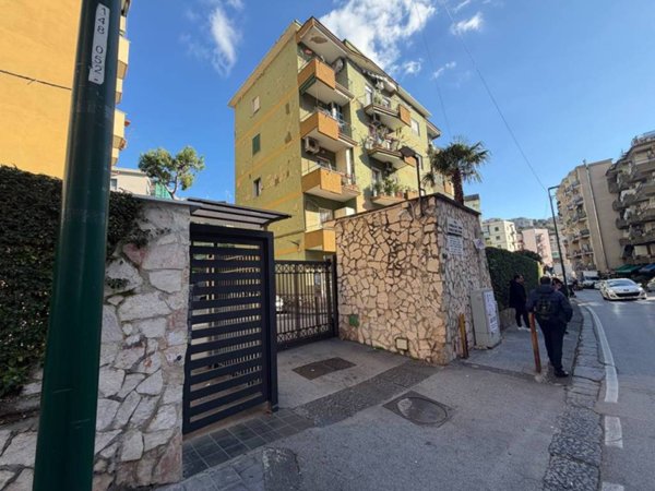 appartamento in vendita a Napoli in zona Fuorigrotta