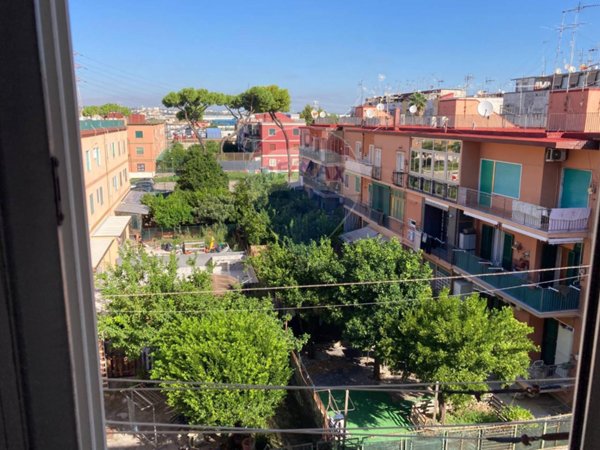 appartamento in vendita a Napoli in zona Barra
