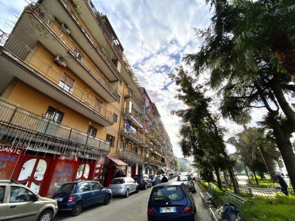 appartamento in vendita a Napoli in zona Secondigliano
