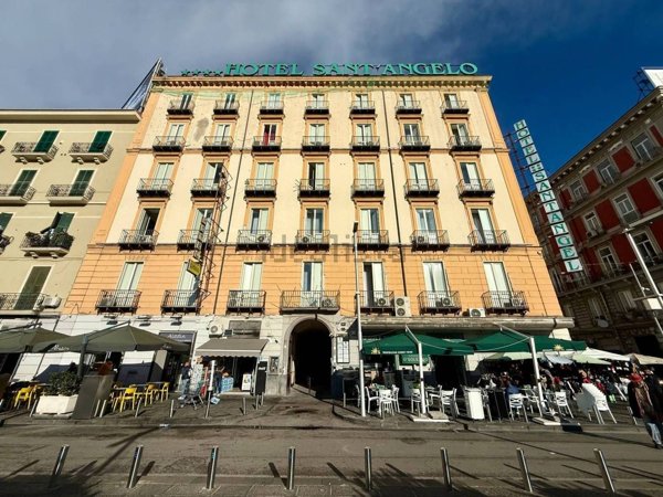 trivano in vendita a Napoli in zona San Lorenzo