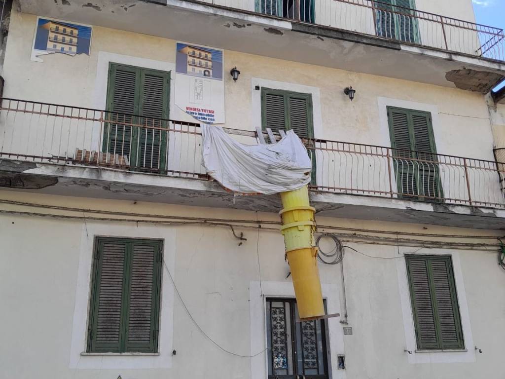 intera palazzina in vendita a Napoli in zona Vicaria