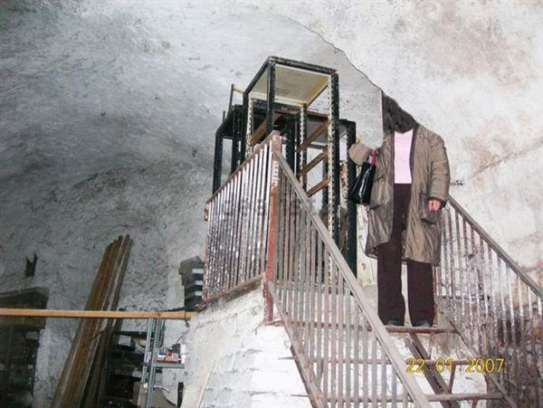 locale commerciale in vendita a Napoli in zona Vicaria