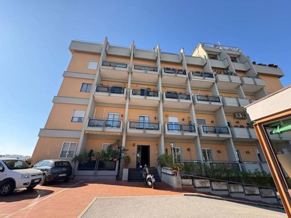 appartamento in vendita a Napoli in zona Posillipo