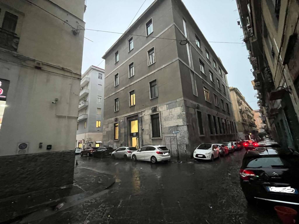 ufficio in vendita a Napoli in zona Pendino / San Giuseppe