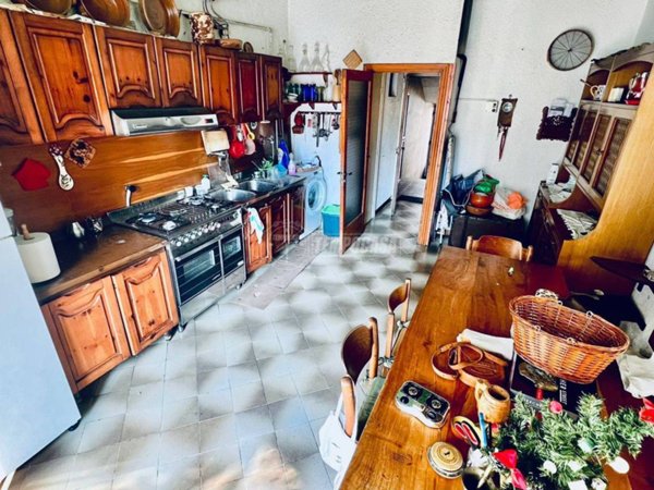 appartamento in vendita a Napoli in zona Fuorigrotta