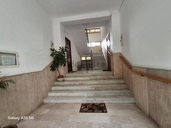 appartamento in vendita a Napoli in zona San Carlo all'Arena