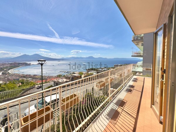 appartamento in vendita a Napoli in zona Posillipo