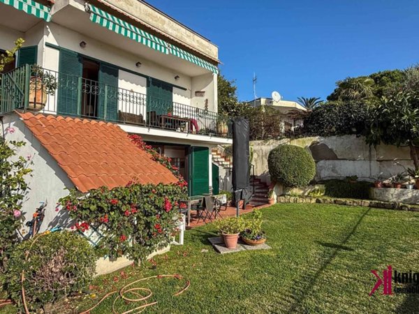 appartamento in vendita a Napoli in zona Posillipo