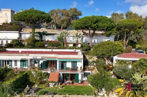 appartamento in vendita a Napoli in zona Posillipo
