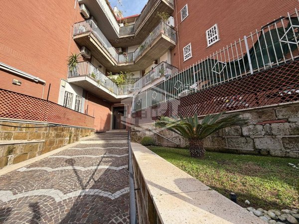 appartamento in vendita a Napoli in zona Bagnoli