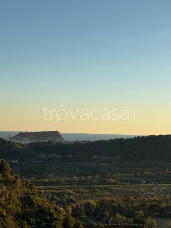 appartamento in vendita a Napoli in zona Pianura