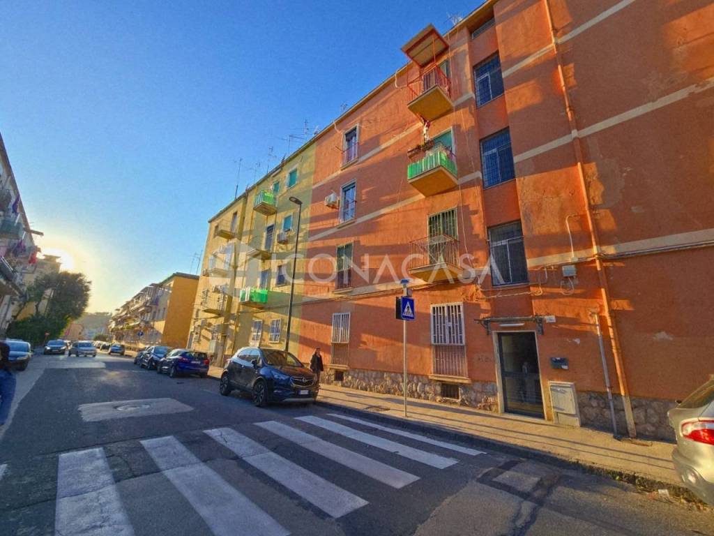 appartamento in vendita a Napoli in zona Fuorigrotta