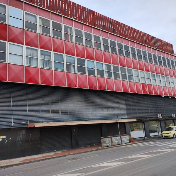 intera palazzina in vendita a Napoli in zona Barra