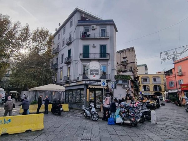 negozio in vendita a Napoli in zona Vomero