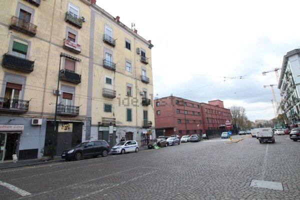 appartamento in vendita a Napoli in zona San Carlo all'Arena