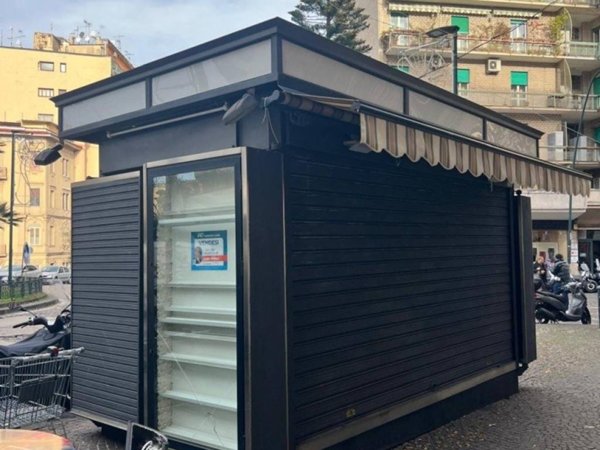 ufficio in vendita a Napoli in zona Vomero