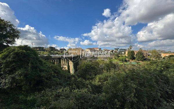 appartamento in vendita a Napoli in zona Capodimonte / Colli Aminei