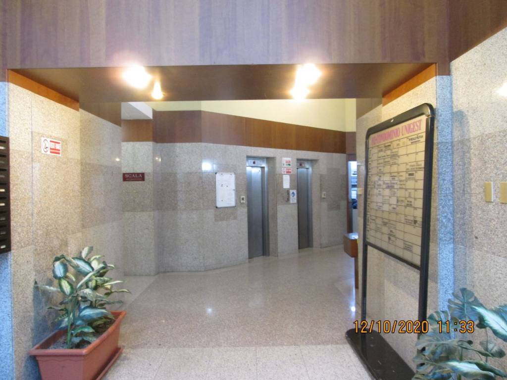 ufficio in vendita a Napoli in zona Zona Industriale-Ferrovia