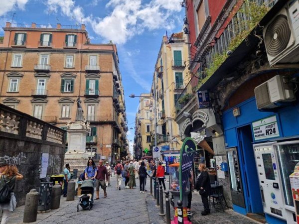 negozio in vendita a Napoli