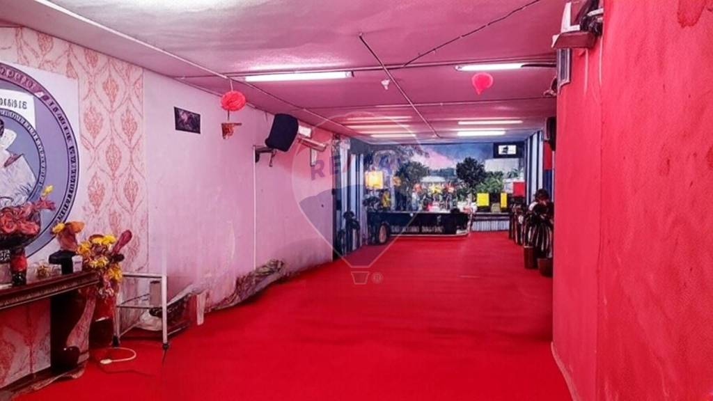 negozio in vendita a Napoli in zona Pendino / San Giuseppe