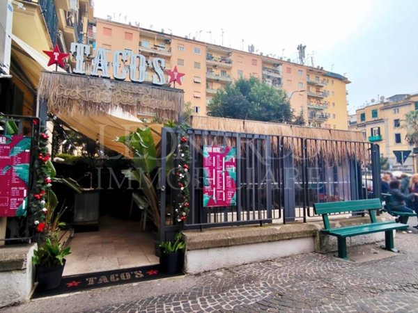 negozio in vendita a Napoli in zona Vomero