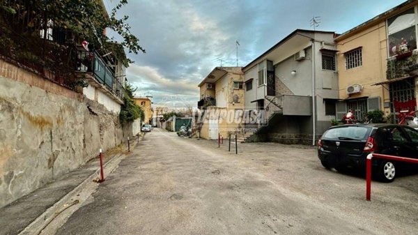 appartamento in vendita a Napoli in zona Fuorigrotta