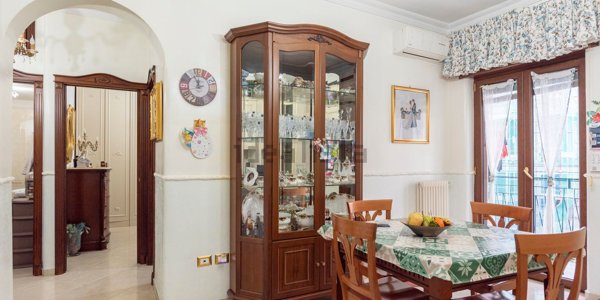 appartamento in vendita a Napoli in zona Vicaria