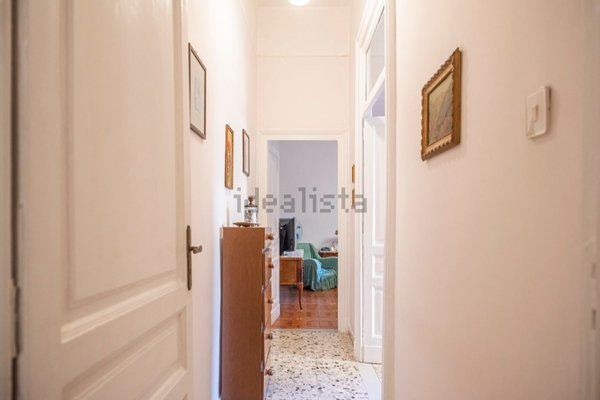 appartamento in vendita a Napoli in zona San Carlo all'Arena