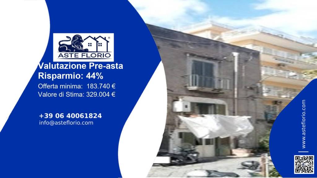 appartamento in vendita a Napoli in zona Chiaia