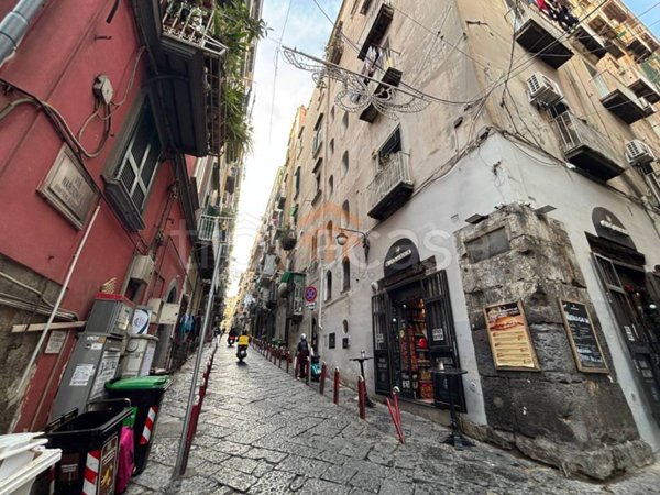 appartamento in vendita a Napoli in zona San Ferdinando