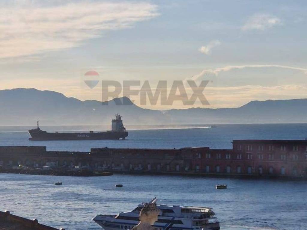 appartamento in vendita a Napoli in zona Pendino / San Giuseppe