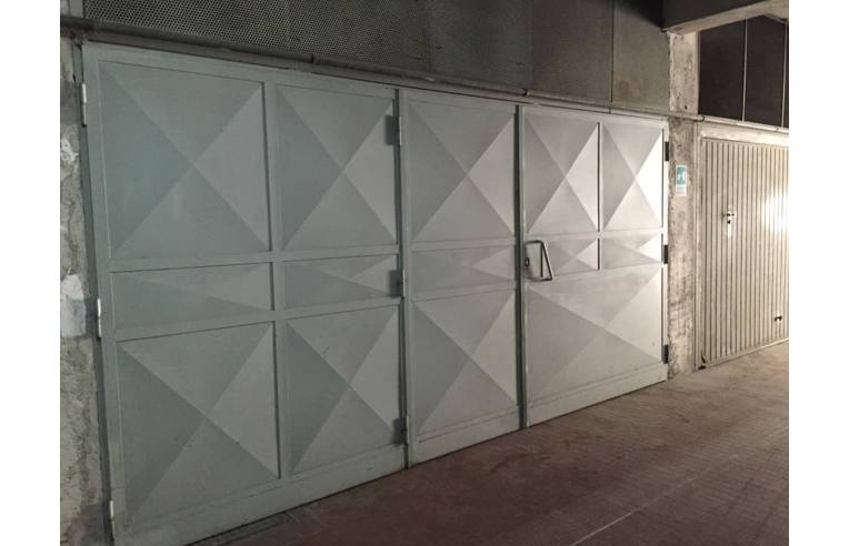 ufficio in vendita a Napoli in zona Arenella