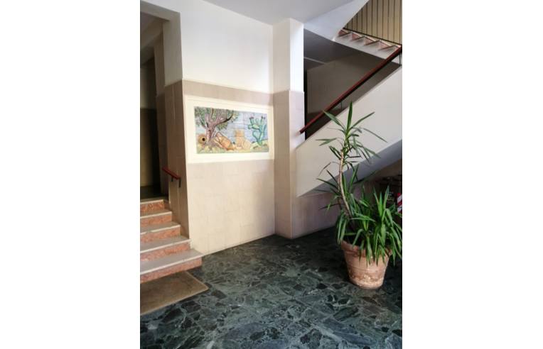 appartamento in vendita a Napoli in zona San Carlo all'Arena