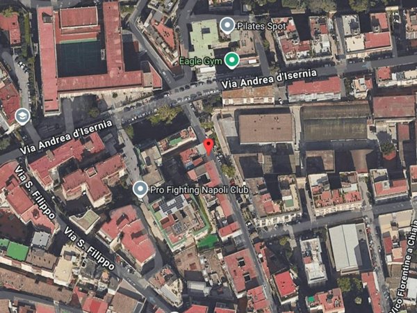 appartamento in vendita a Napoli in zona Chiaia