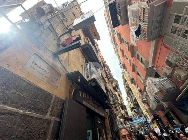 negozio in vendita a Napoli in zona Montecalvario