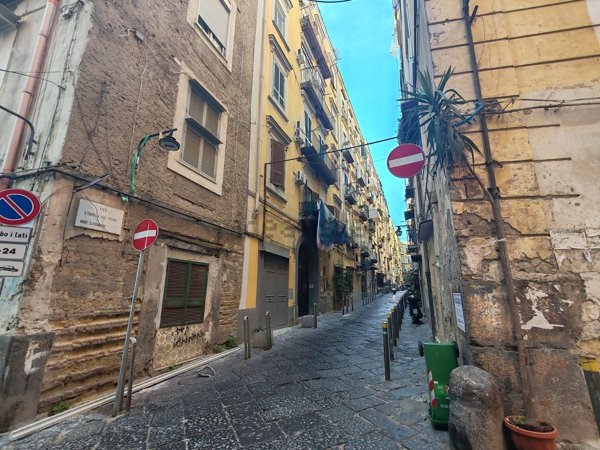 appartamento in vendita a Napoli in zona San Ferdinando
