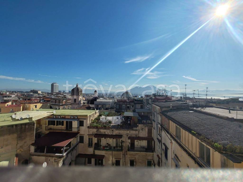 appartamento in vendita a Napoli in zona Chiaia
