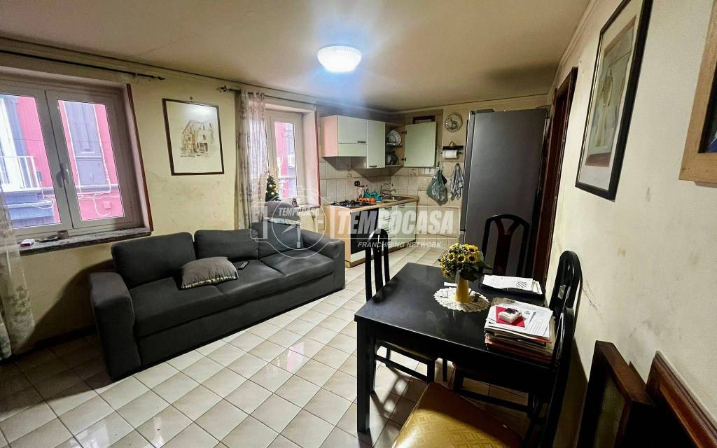 appartamento in vendita a Napoli in zona Stella